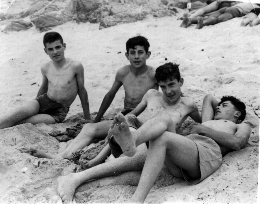 1960 - En la playa de Razo